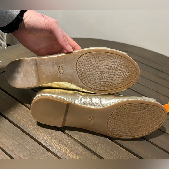 {Joan & David} Luxe Buckle Toe Flats - Picture 4 of 6